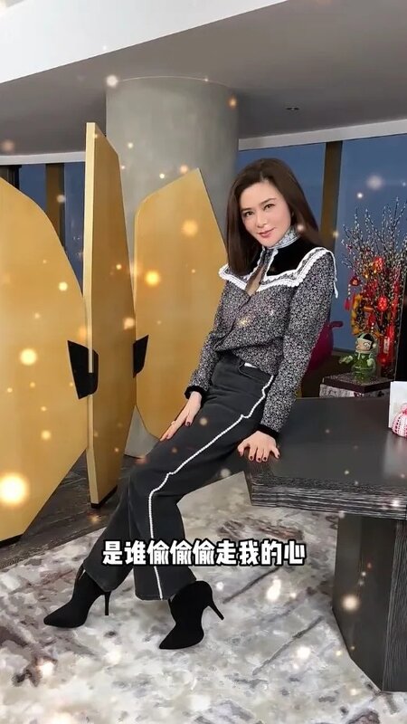 4    除了樣貌凍齡有術，更難得是身材從未走樣。（小紅書@關之琳）.jpg