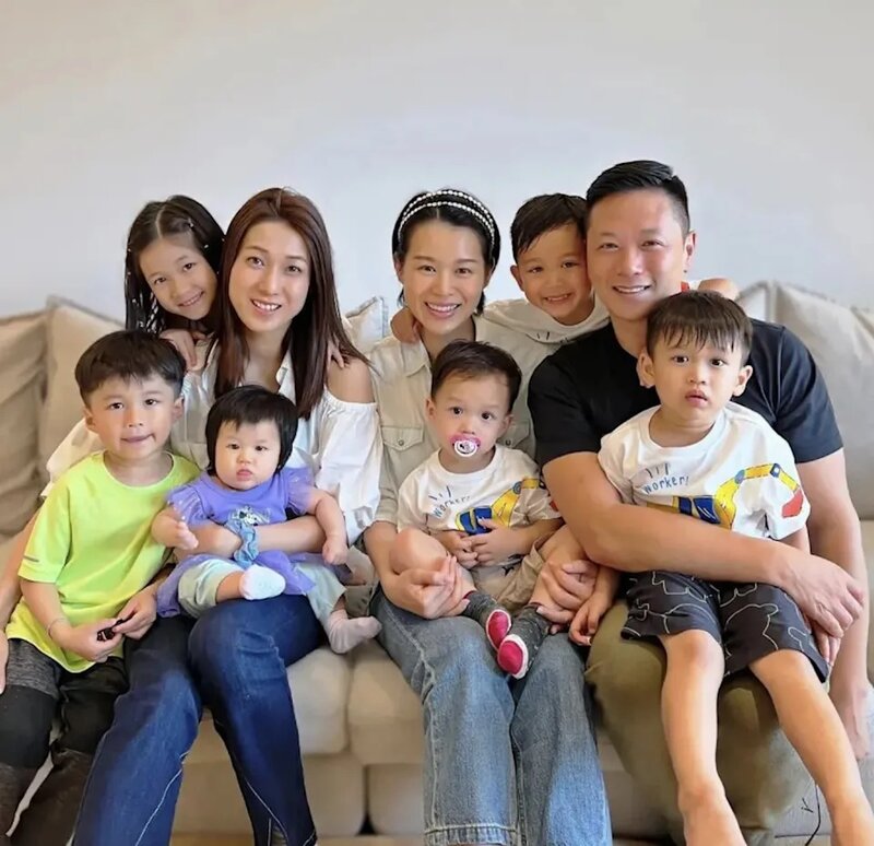 4 鍾嘉欣過去亦曾帶3個孩子跟胡杏兒一家聚會，兩家人期望未來可以一起去旅行。.jpg