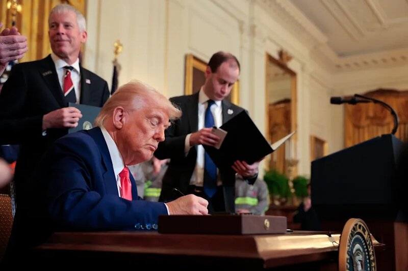 關稅戰｜特朗普簽命令 香港及內地小額包裹關稅提高至 90% 5.2 生效.jpg