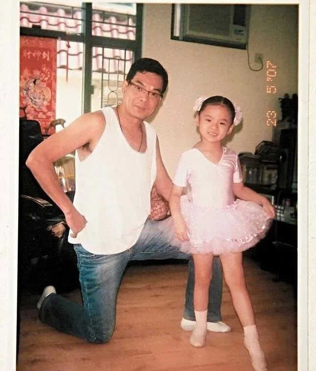 2 李沅薐入讀小學後經常發白日夢，爸爸帶她去看醫生，才發現父女都患ADHD。.jpg