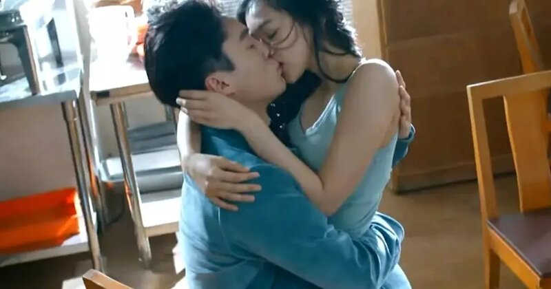 5 郭柏妍與丁子朗有親熱戲.jpg