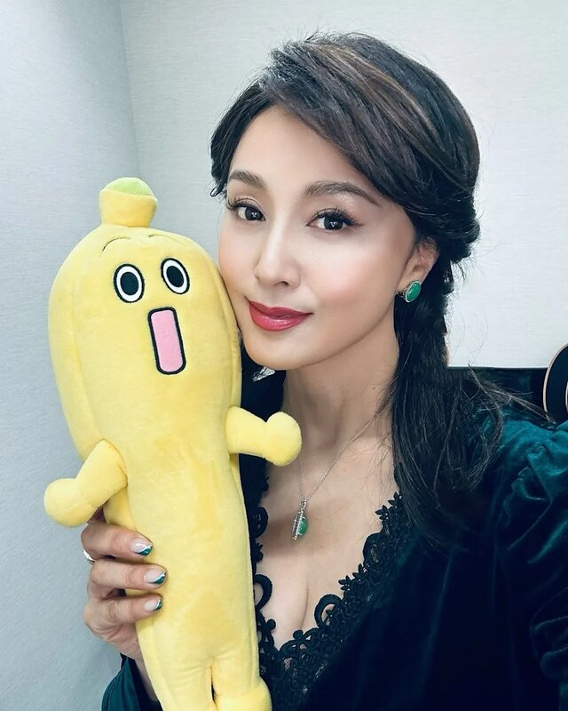 4   53歲藤原紀香被讚能夠優雅地老去，而且仍然很美。（IG@藤原紀香）.jpg