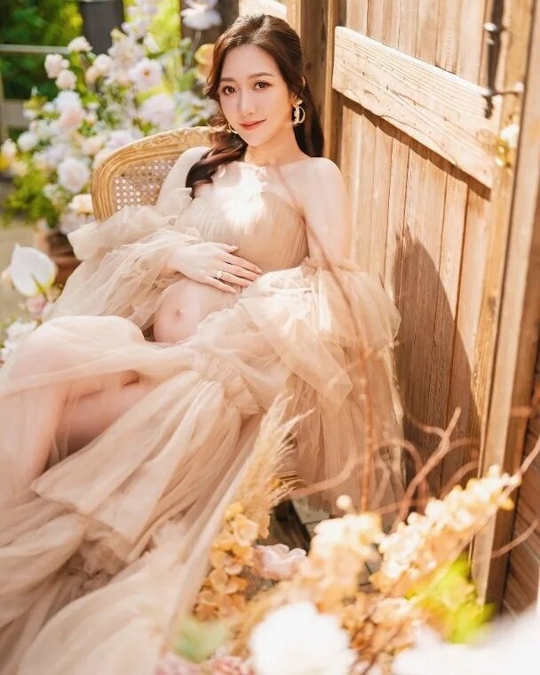 4 去年12月何依婷宣布懷孕喜訊並減產養胎.jpg