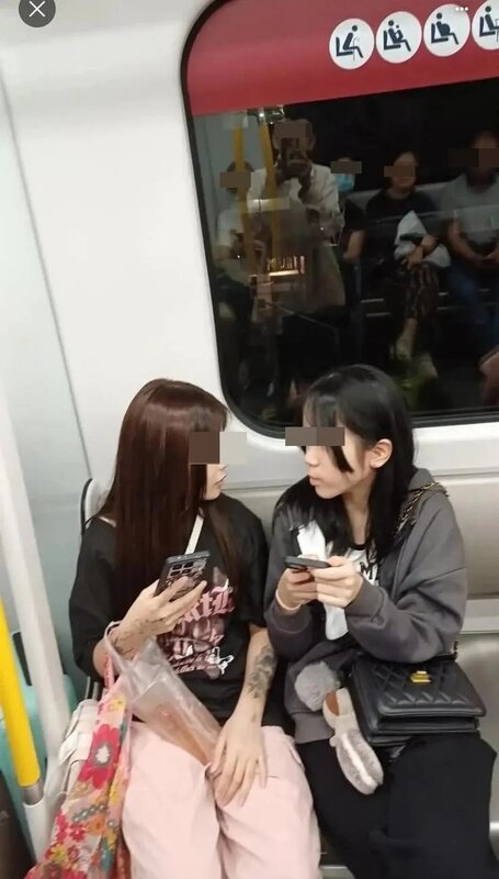 4 有目擊者上傳照片，指車廂當時有空位，質疑婆婆存心找碴。(網上圖片).jpg