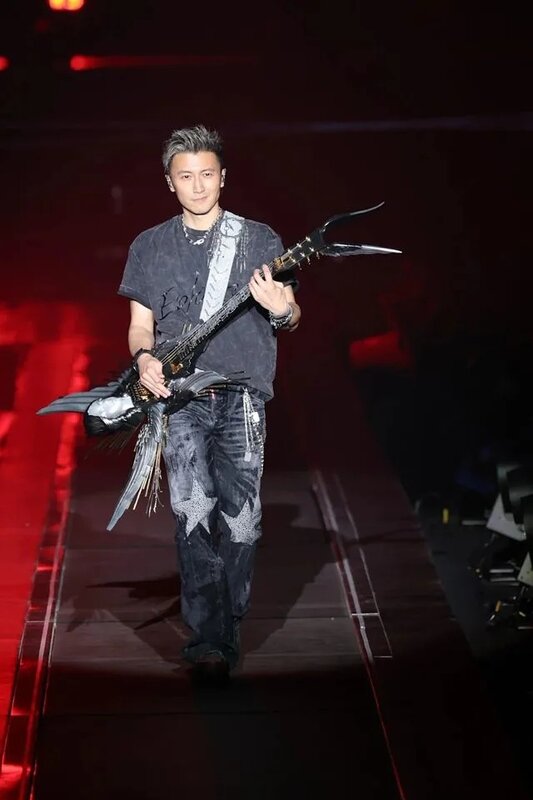 5 謝霆鋒日前舉行一連四場的《Evolution Nic Live進化演唱會》.jpg