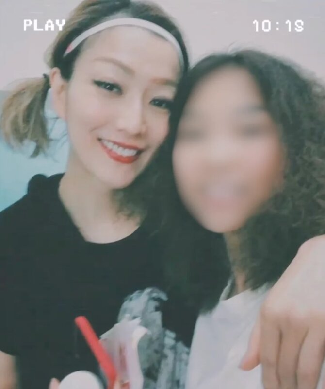 2 呢位fans不時分享同Sammi嘅合照.jpg