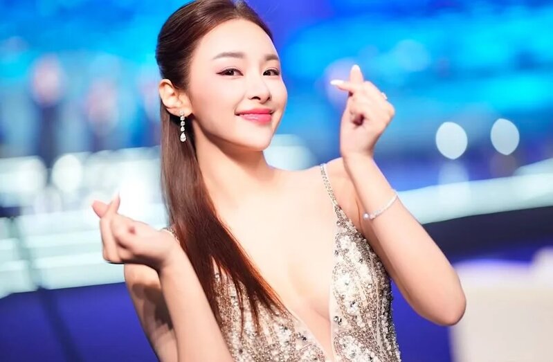 1 蔚雨芯為美容院「蒨斯樺醫學美容有限公司」的合夥投資者.jpg