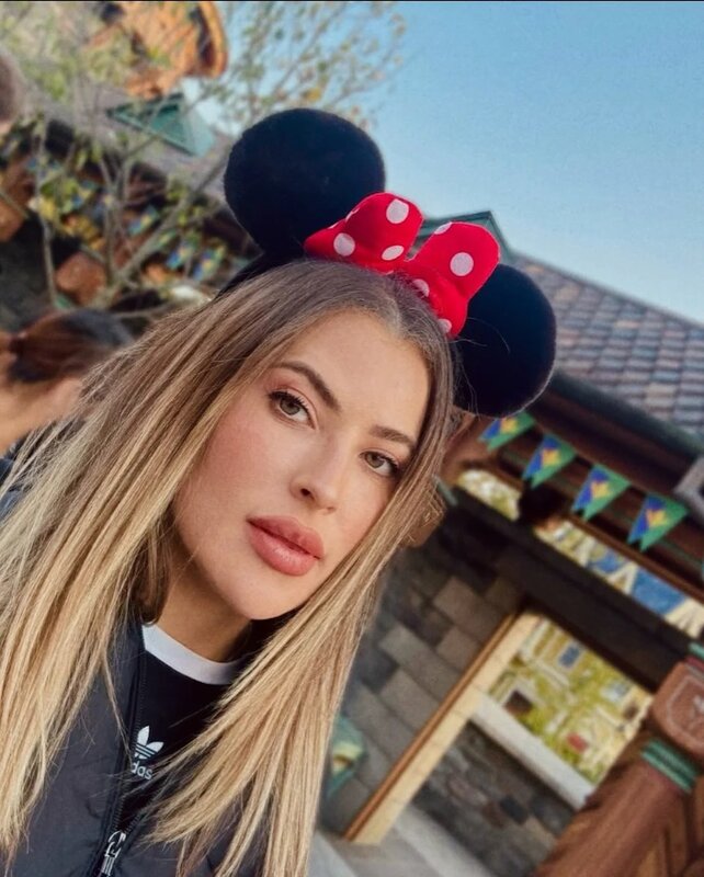 3 這趟旅程曾去了東京迪士尼樂園、富士山、鎌倉大佛、淺草雷門寺等知名的觀光景點。.jpg