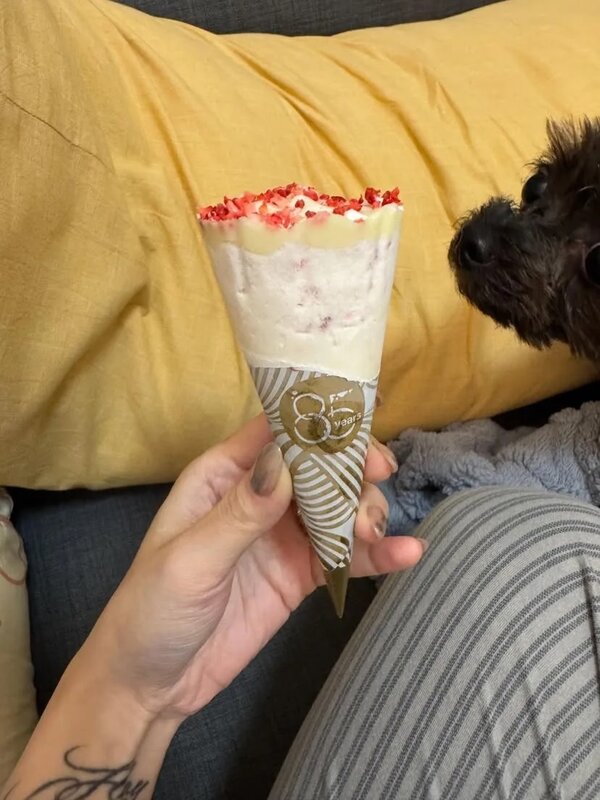 1 撕開甜筒竟然發現沒有餅乾脆筒，變相雪糕增量！.jpg