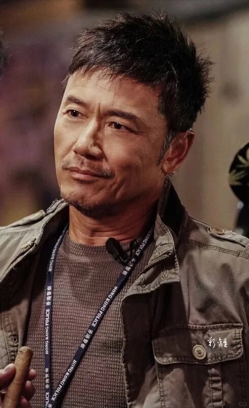 3  苗僑偉在拍攝前拒絕合照，正好反映出其認真的工作態度。.jpg