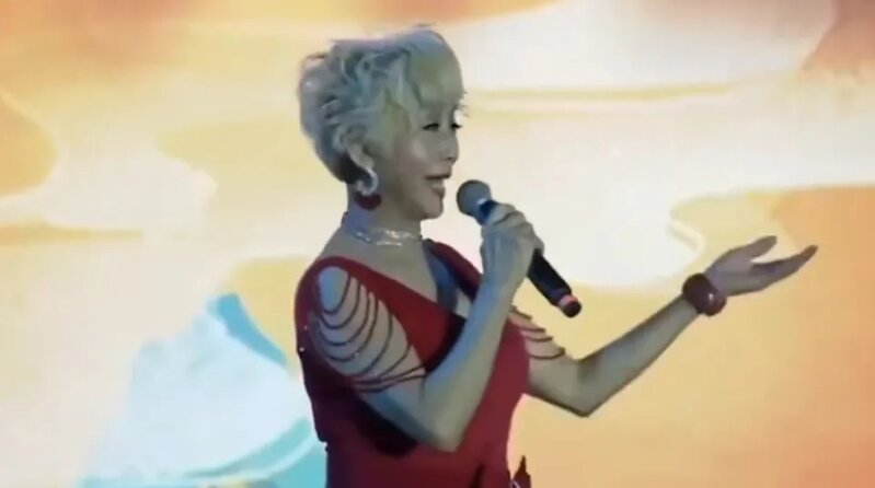 2 Manna姐入行59年，首次以歌者身份上台獻唱，她興奮地表示終於「圓夢」：我人生第一.jpg