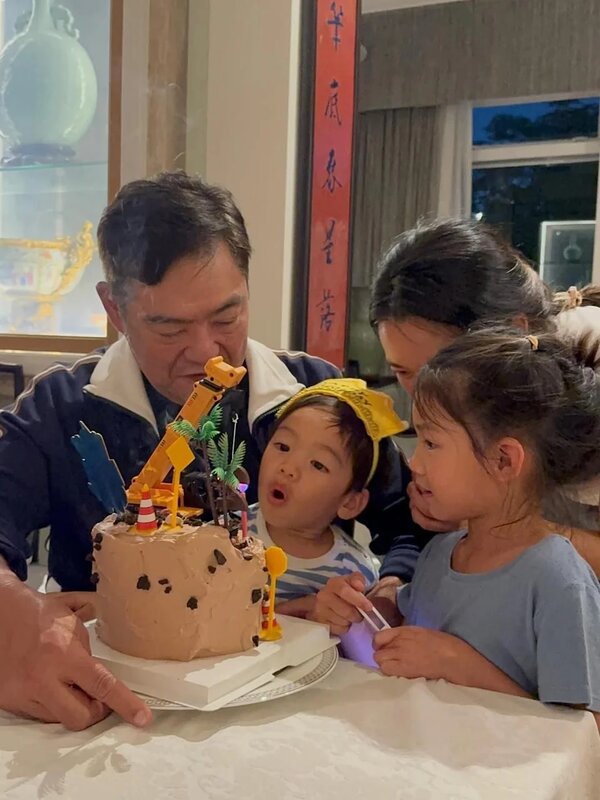 2  李美慧與百億富商丈夫曾文豪都十分疼惜一對子女。（IG@vivi326）.jpg