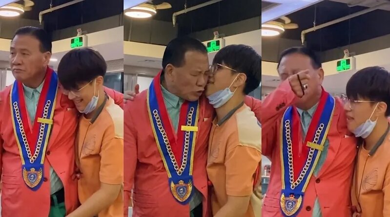 4 萬梓良於2021年為兒子慶祝18歲生日，當兒子抱着爸爸輕吻，令他不禁感動落淚。（網上.jpg