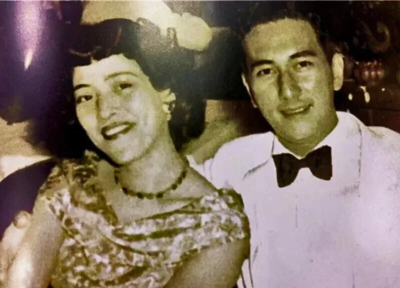 4 賭元何鴻燊與配夫人黎婉華。（網上圖片）.jpg