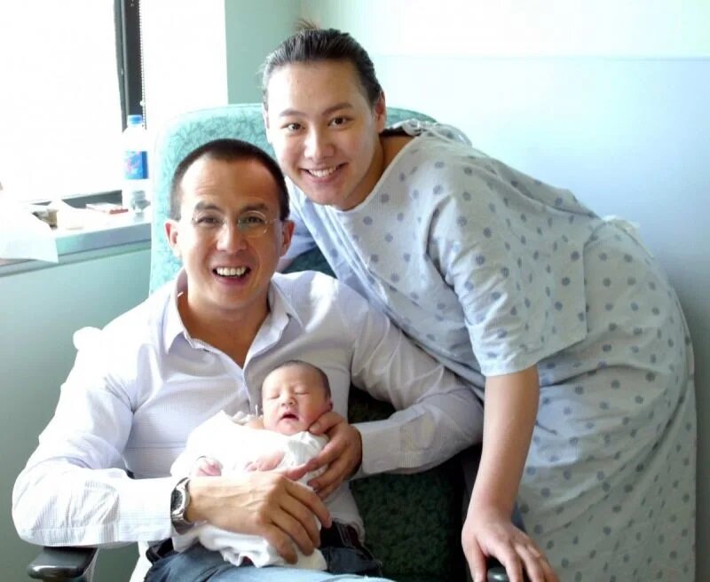 3 梁洛施（右）當年20歲就替李澤楷（左）生下大兒子。.jpg