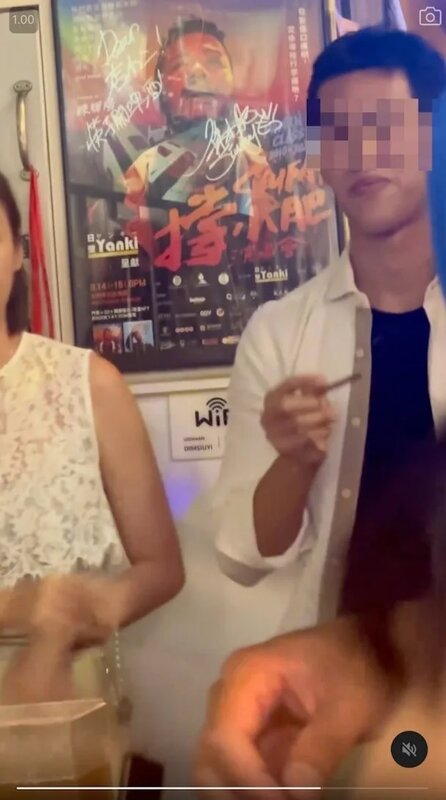 4 男友人接過就跟住抽，被網民質疑就算是煙和雪茄為甚麼會輪住嚟抽！.jpg