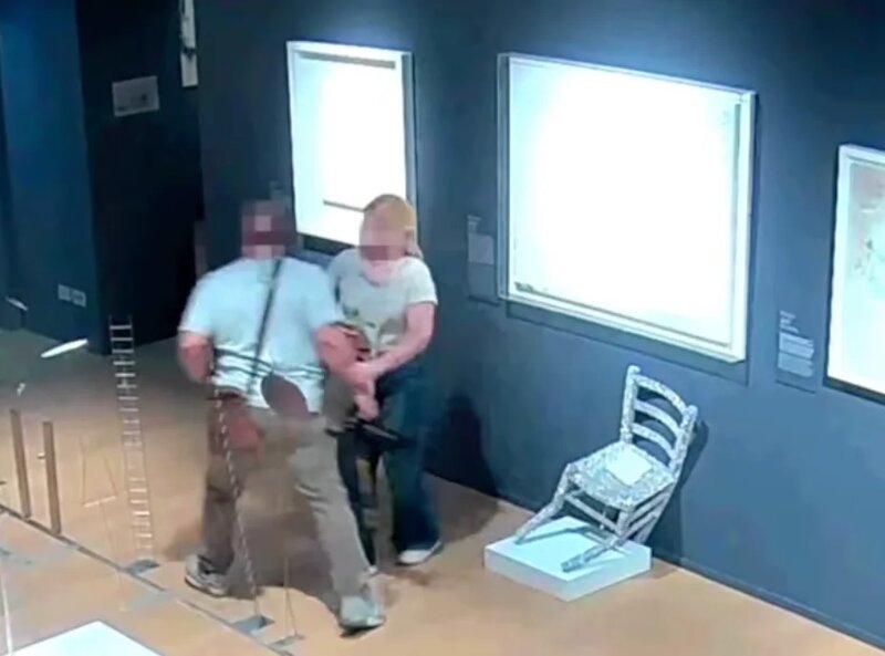 5 二人見狀後立即離開，未有通知職員。.jpg