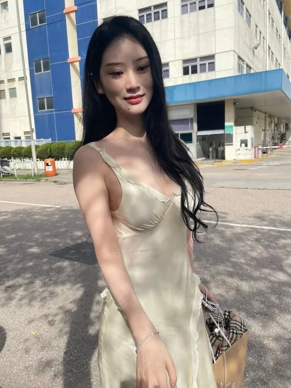 2 Vivian係中央戲劇學院學生，相當巨胸。.jpg