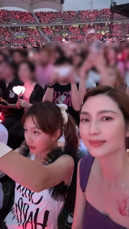 2 洪欣帶愛女飛韓國睇BLACK PINK演唱會。.jpg