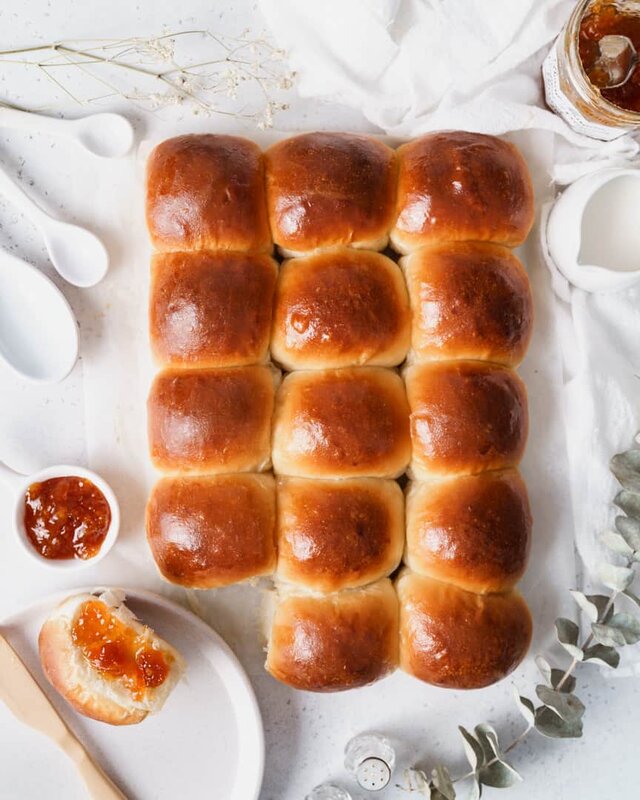 pull-apart-dinner-rolls-08.jpg