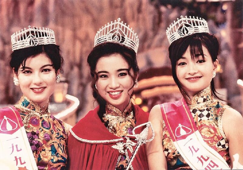 1   李綺虹(右一)於1994年參選香港小姐勇奪季軍.jpg