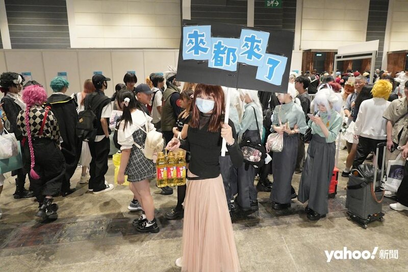 1 有 cosplayer 以一身網絡紅人「紅姐」裝扮出現.jpg