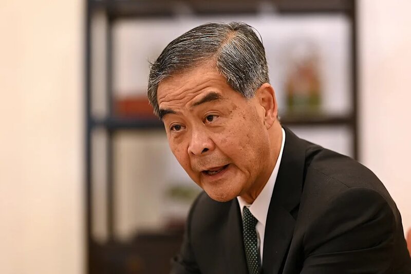 高才通︱梁振英指人才計劃申請者大多無落戶香港 「拿了身分證後全家返回內地」.jpg