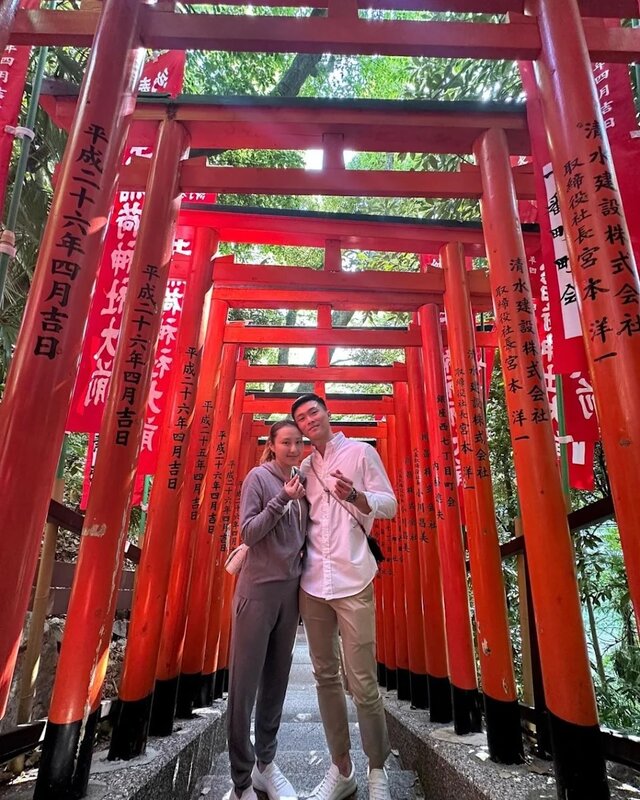 2 何超雲清空與消防隊長未婚夫Douglas合照 惹分手疑雲？.jpg