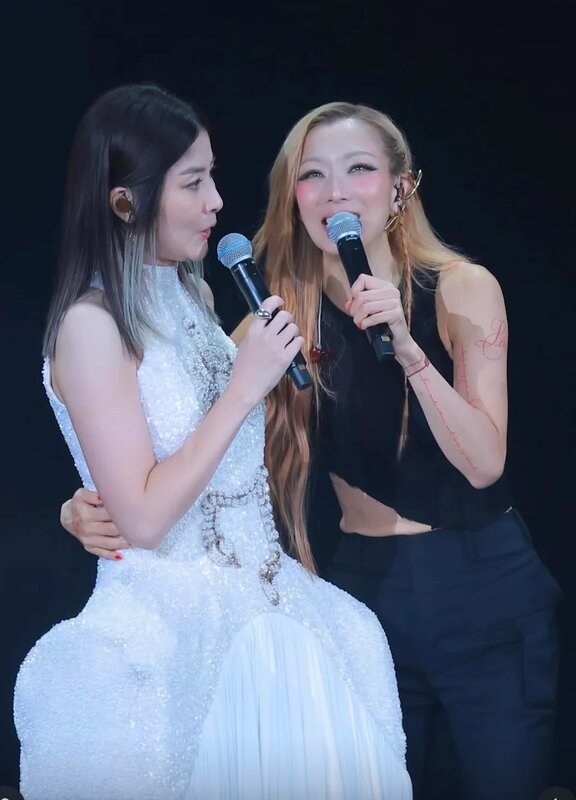 3 鄭秀文早前為陳慧琳擔任個唱嘉賓.jpg