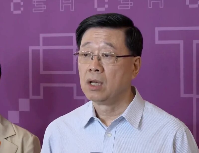 公務員飲內地水｜李家超：對物流署把關不力感大為失望 如涉人為疏忽將按機制嚴肅處理.jpg