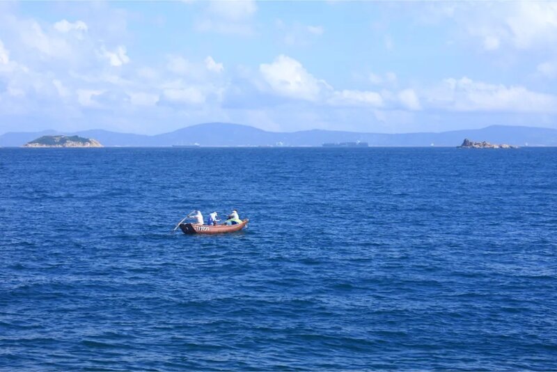 3 Marco自小對地理情有獨鍾，愛坐船看香港風景。圖為他坐船時所攝。（受訪者提供）.jpg