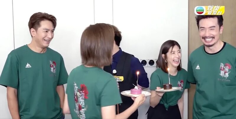 3 旁邊嘅馬明同陳豪食晒花生咁.jpg