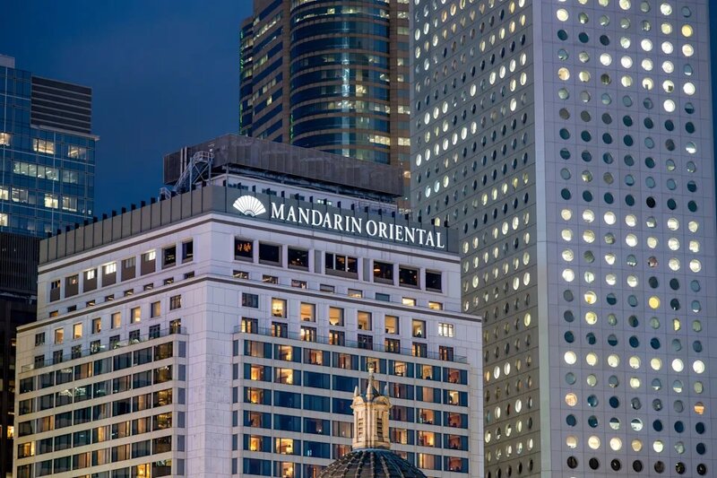 1 一名女子與一名自稱做律師的男子到文華中菜廳約會，惟男方在餐後突然消失，女方要找.jpg