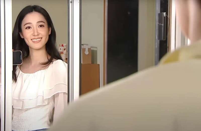 5 陳芷珊用手機介紹自己叫Sophie.jpg