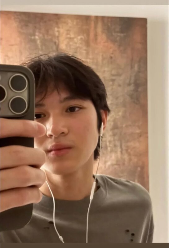 1 張智霖18歲兒子張慕童.jpg