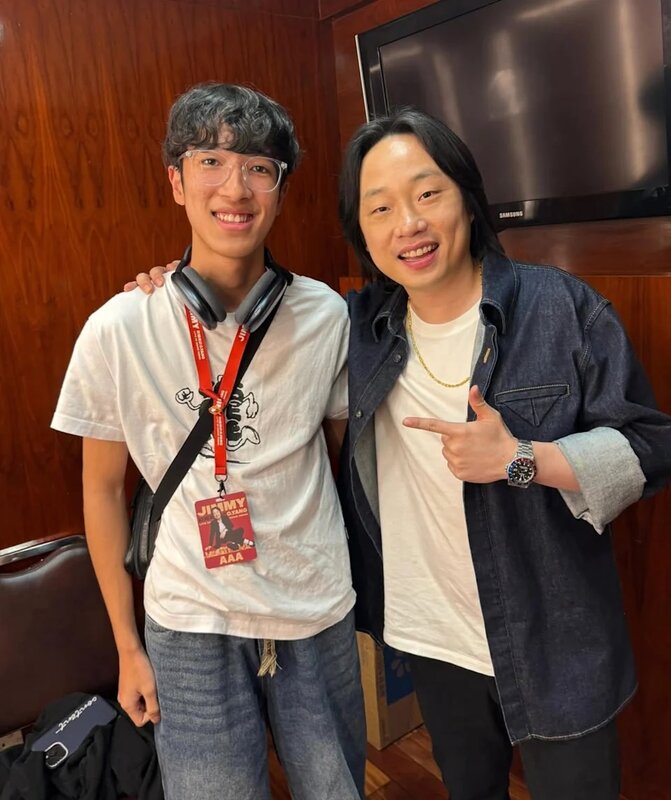 2 李立仁(左)早前入後台同歐陽萬成(右)合照.jpg