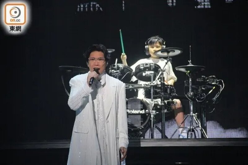 3 依家佢搞內地個唱，點知獲投訴。.jpg