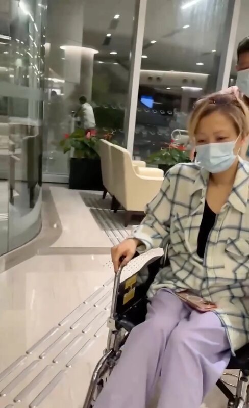 4 去醫院做MRI更要人推輪椅.jpg