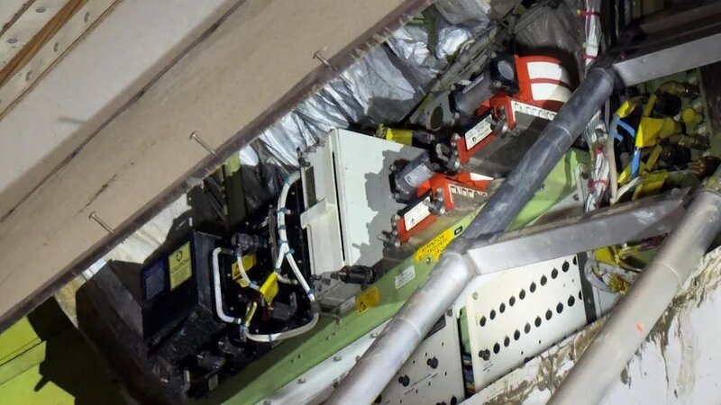 1 民航意外調查機構已取回位於飛機殘骸中俗稱「黑盒」的「飛行數據紀錄儀」及「駕駛艙.jpg