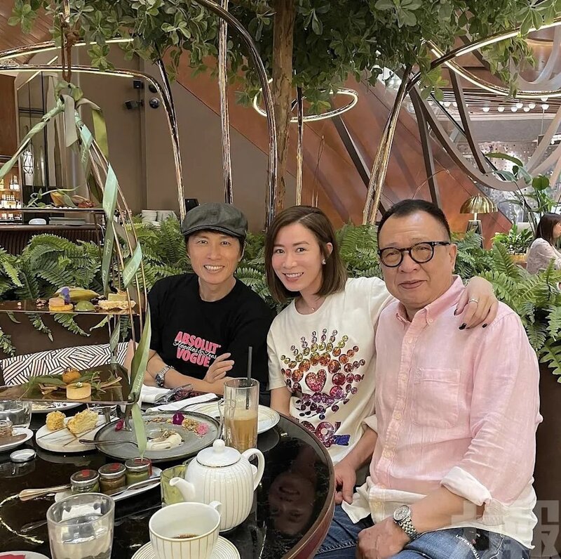 5 許紹雄病危入院 佘詩曼受訪時一度大哭：我會趕去醫院！.jpg