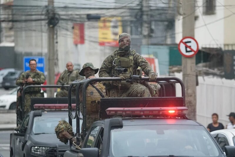 1 行動於凌晨約 4 時展開，目標是掃蕩被視為當地最大犯罪組織「紅色司令部」.jpg