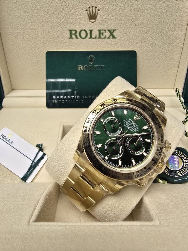 rolex___daytona_116508_green___1761390614_b8b65e09_progressive.jpeg
