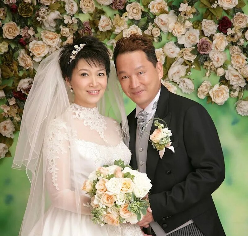 陳敏兒同廖啟智於1987年結婚，多年後二人再拍婚照.jpg
