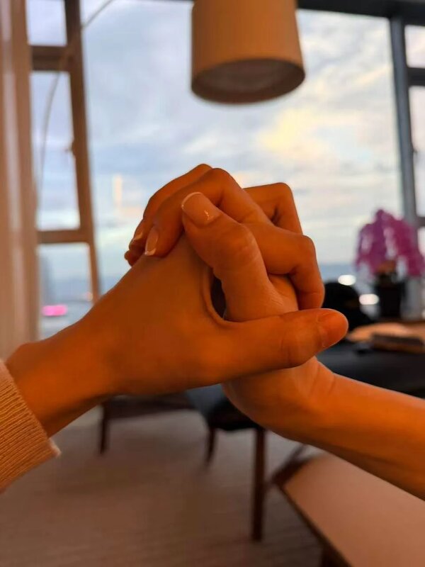 4 宣萱post拖手相！.jpg