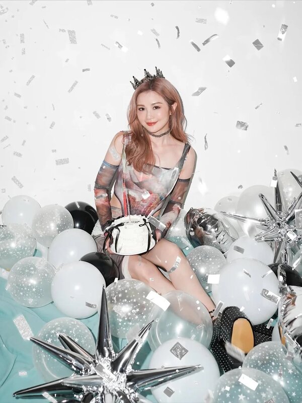 6 阿Sa輕露美腿慶祝生日。（IG@choisaaaa）.jpg