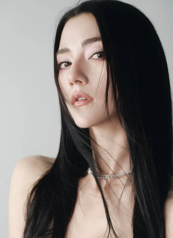 4 娜然曾以藝名「Nana E」在港發展，更曾與成龍之子房祖名傳緋聞，如今專注在內地演出.jpg