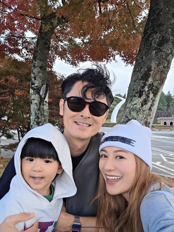 4 江若琳丈夫蕭潤邦的餐廳「堅信號」通宵營業，為受火災影響的居民免費提供食物與飲品。.jpg