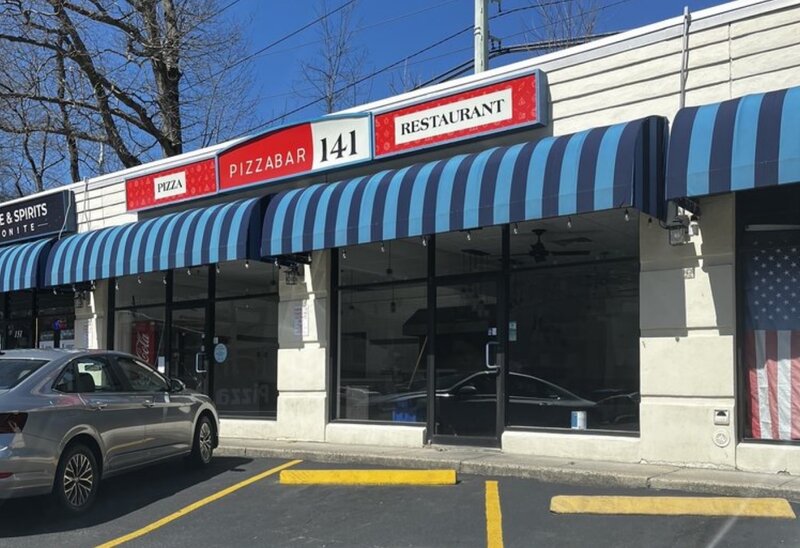 pizzabar141.jpg