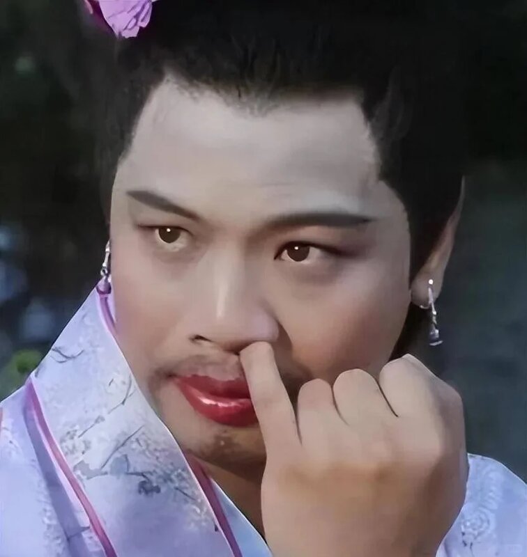 5 李健仁以扮演古裝女角「如花」而成名，其招牌撩鼻屎動作令觀眾留下深刻印象。.jpg