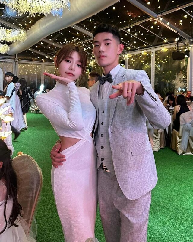 2 前年三弟結婚時，林明禎穿着同一條白裙赴會。（facebook@林明禎 MinChen）.jpg